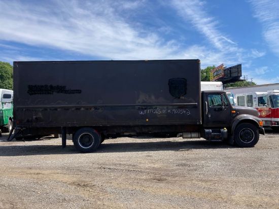 Picture of 2002-international-4700-truck-delivery